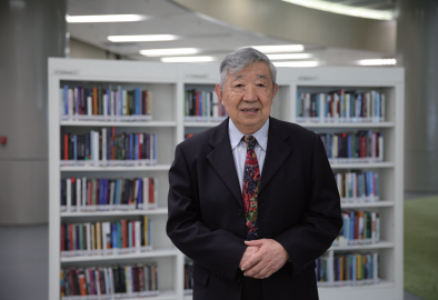 方开泰在北师港浸大图书馆，2019 年